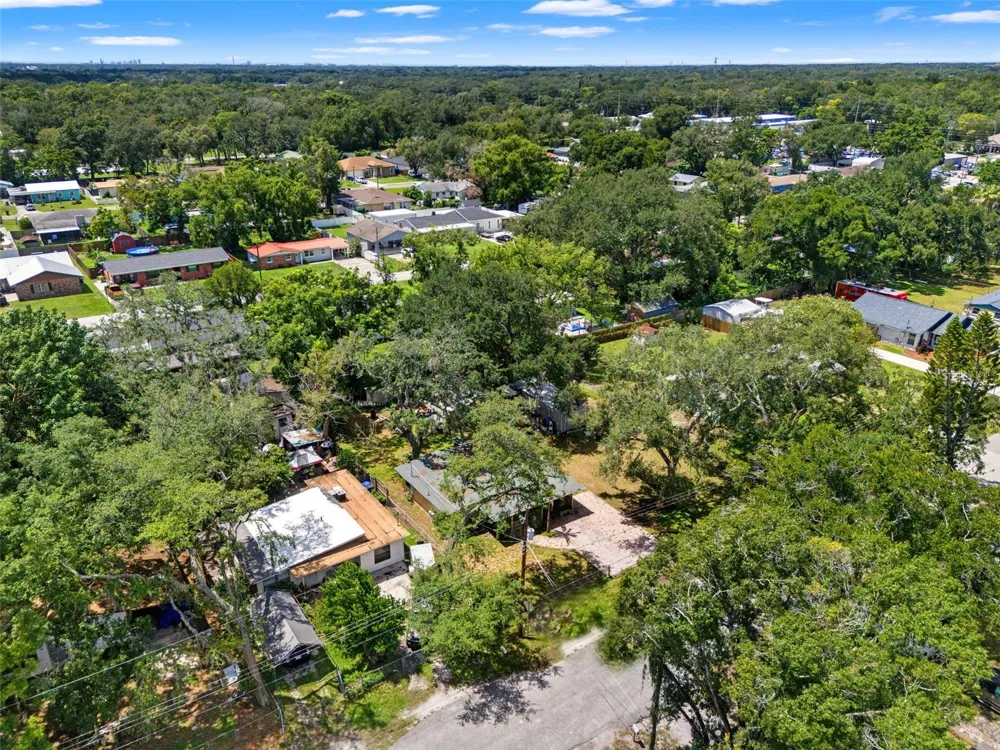 133 E 145TH AVENUE Tampa, FL 33613