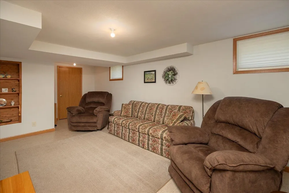 208 Ashburn Street E Lanesboro, MN 55949