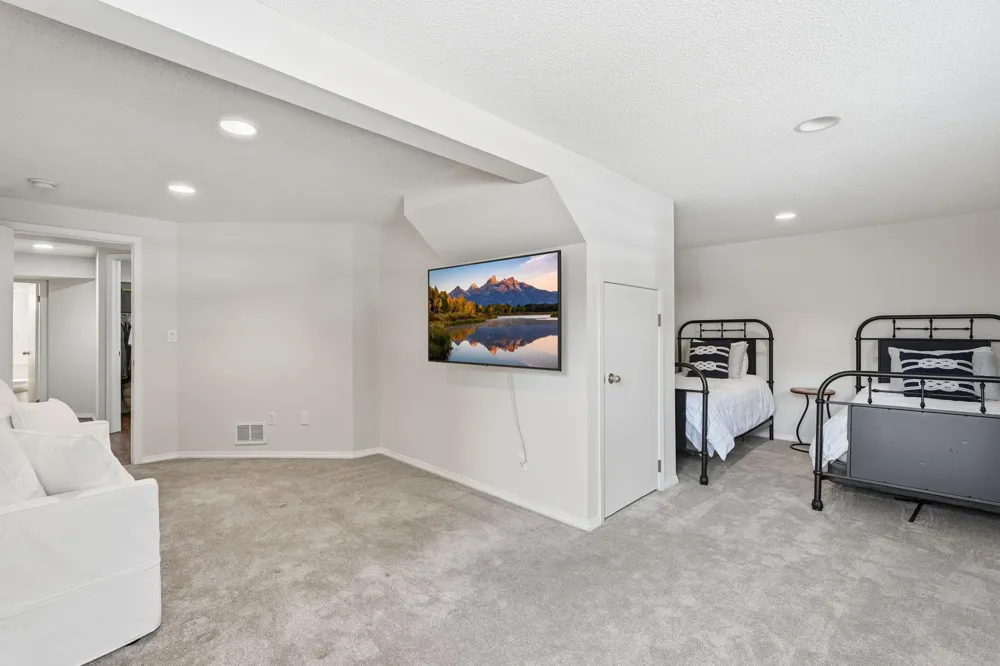 2800 Center Road Wayzata, MN 55391