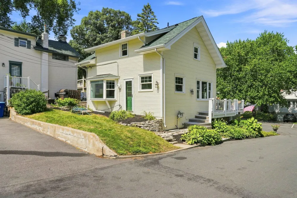 2800 Center Road Wayzata, MN 55391