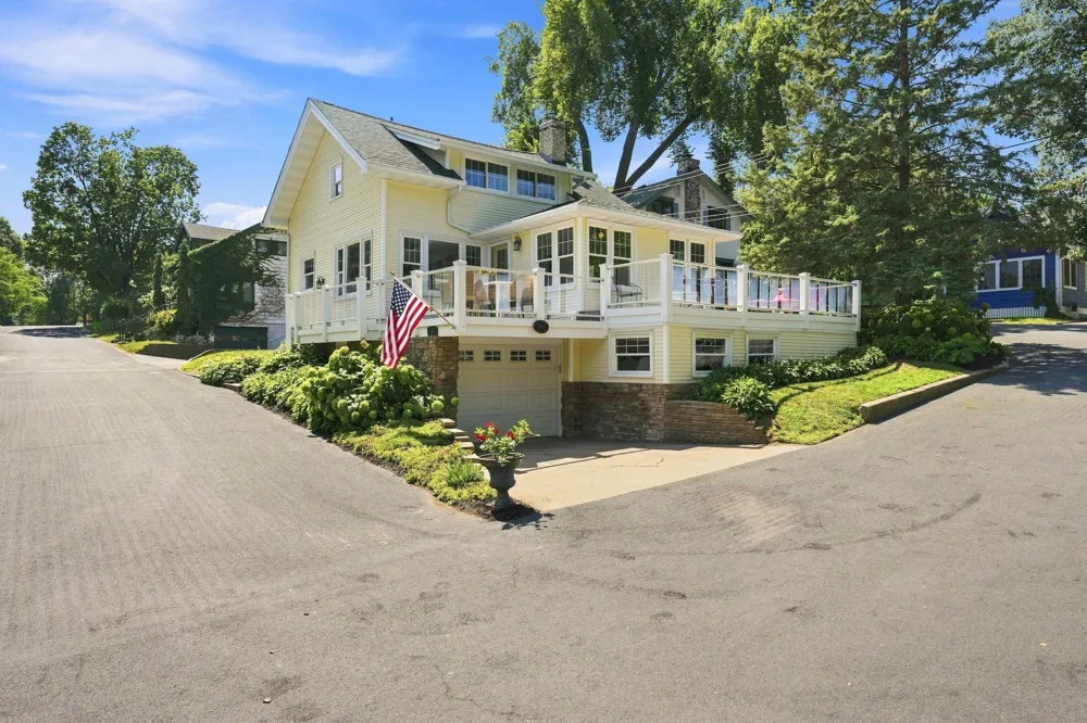 2800 Center Road Wayzata, MN 55391