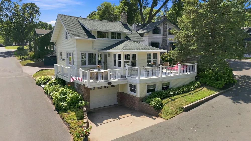 2800 Center Road Wayzata, MN 55391