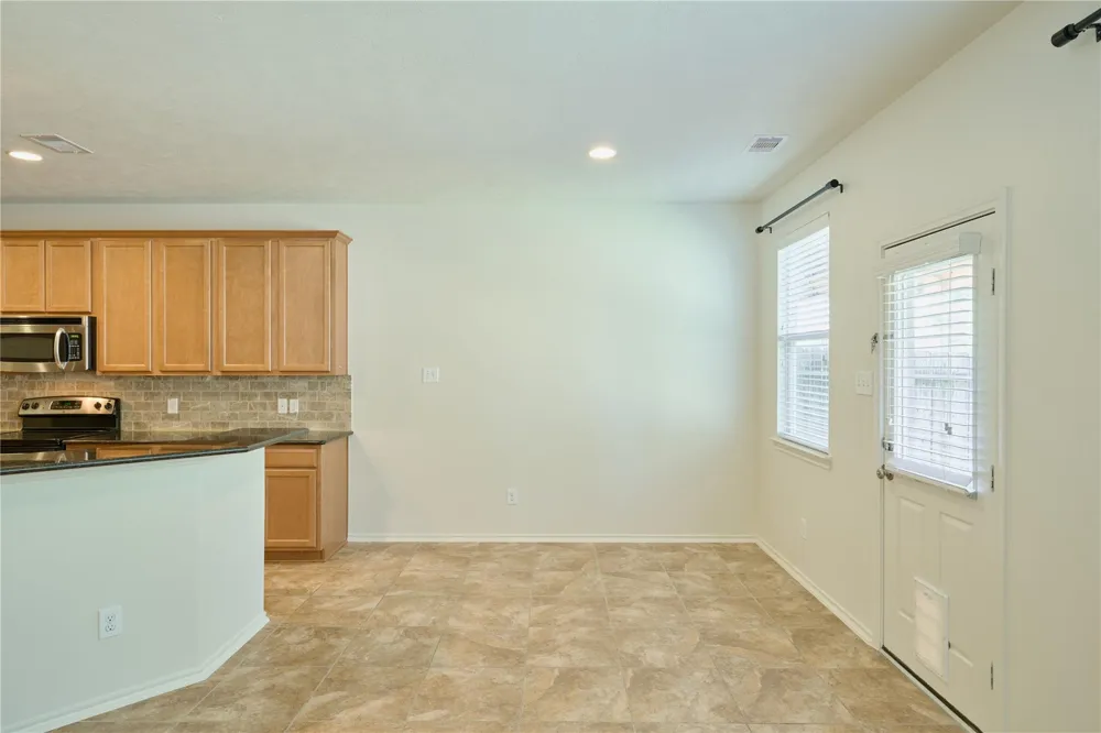327 Bloomhill Place Magnolia, TX 77354