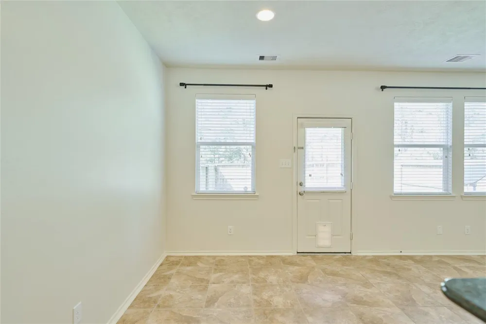 327 Bloomhill Place Magnolia, TX 77354