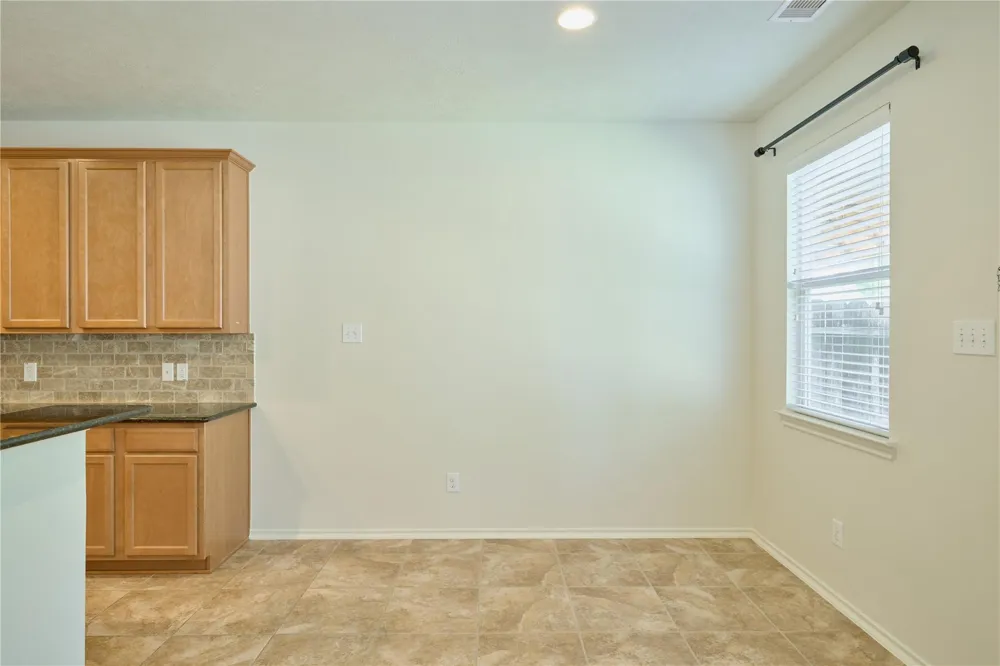 327 Bloomhill Place Magnolia, TX 77354