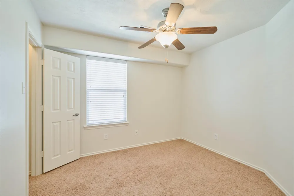327 Bloomhill Place Magnolia, TX 77354