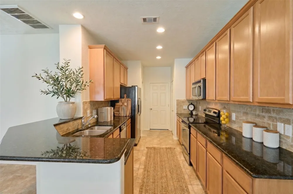 327 Bloomhill Place Magnolia, TX 77354