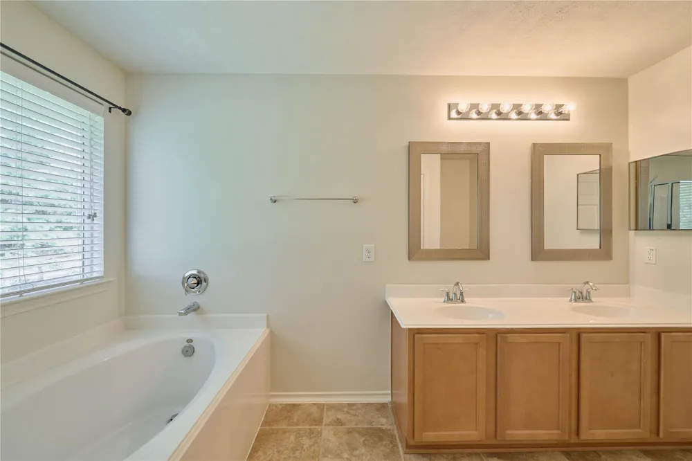 327 Bloomhill Place Magnolia, TX 77354