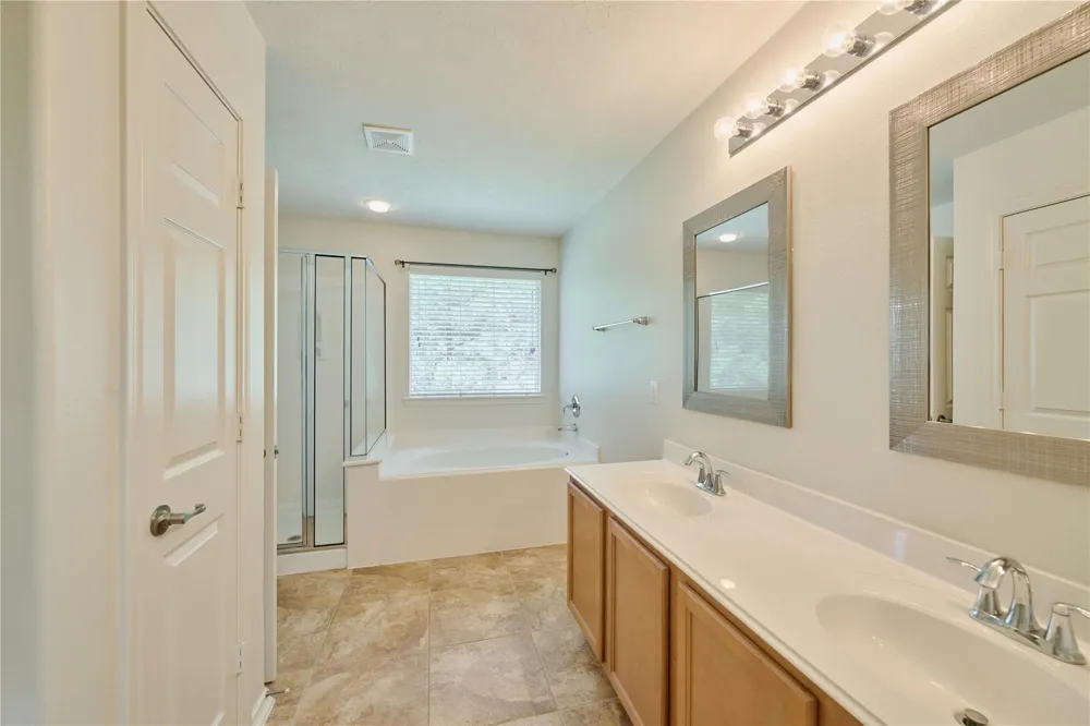 327 Bloomhill Place Magnolia, TX 77354