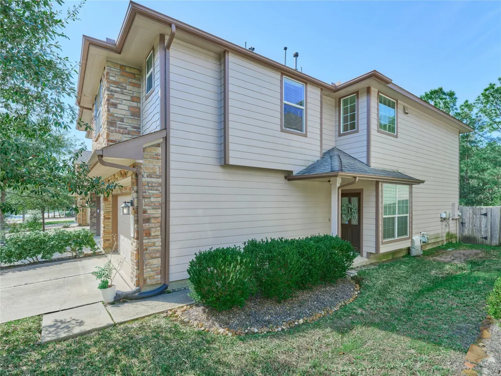 327 Bloomhill Place Magnolia, TX 77354