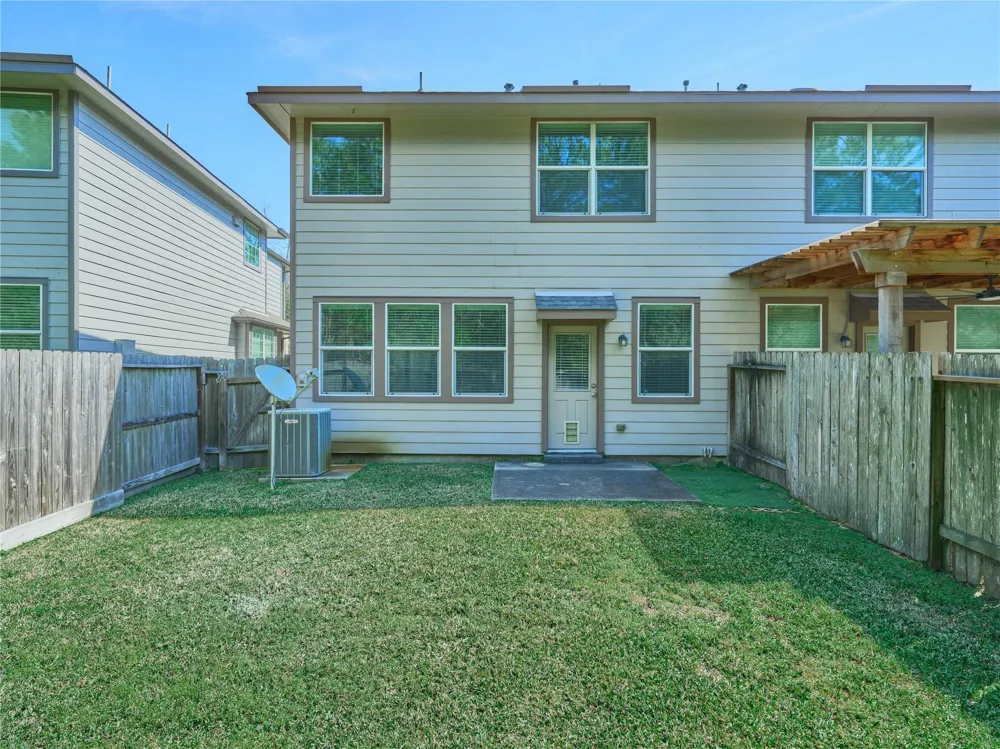 327 Bloomhill Place Magnolia, TX 77354