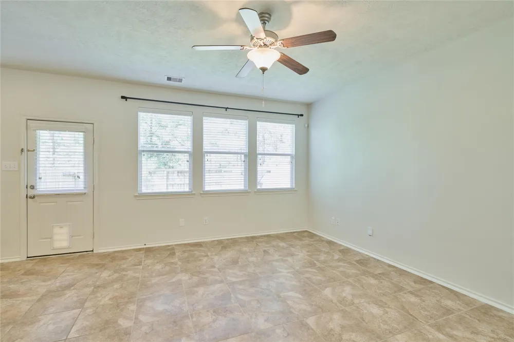 327 Bloomhill Place Magnolia, TX 77354