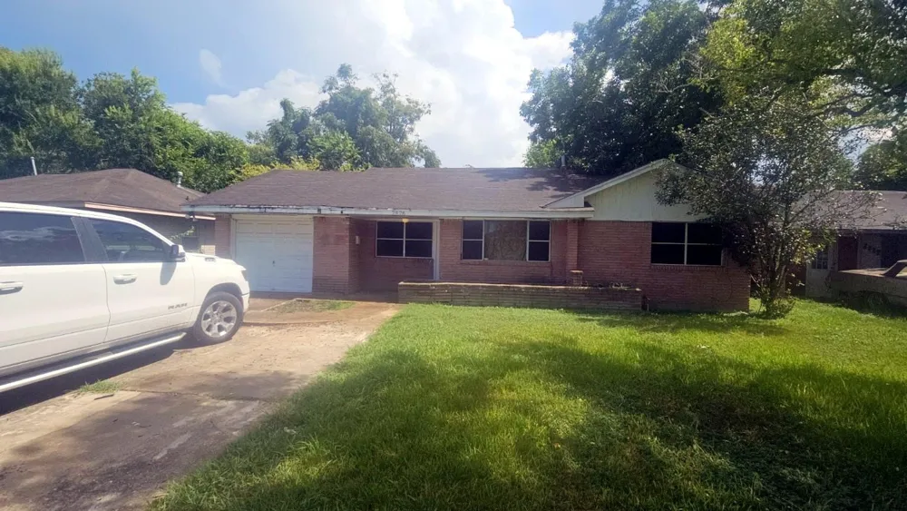 2826 Monticello Drive Houston, TX 77045