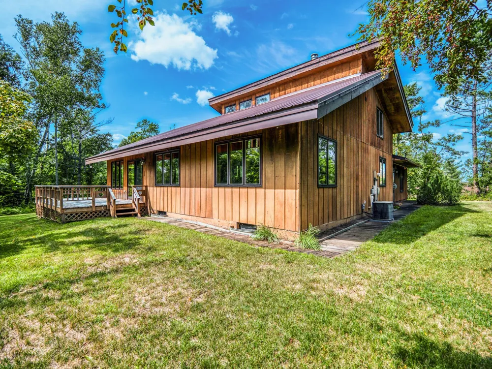 1902 Lakeview Drive SW Bemidji, MN 56601