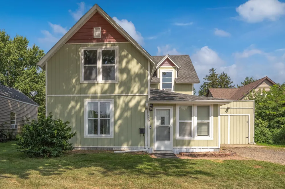 419 1st Street New Richmond, WI 54017