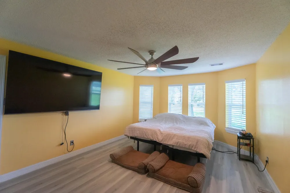 720 Winchester Trail Angleton, TX 77515