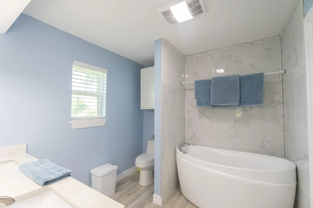 720 Winchester Trail Angleton, TX 77515