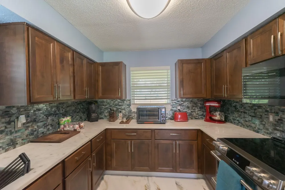720 Winchester Trail Angleton, TX 77515