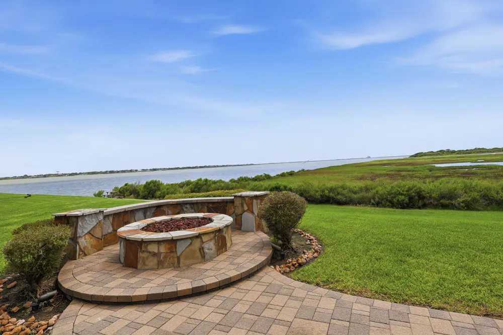 4906 Allen Cay Drive Texas City, TX 77590