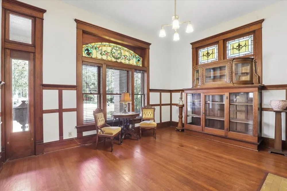504 S Main Street Lockhart, TX 78644