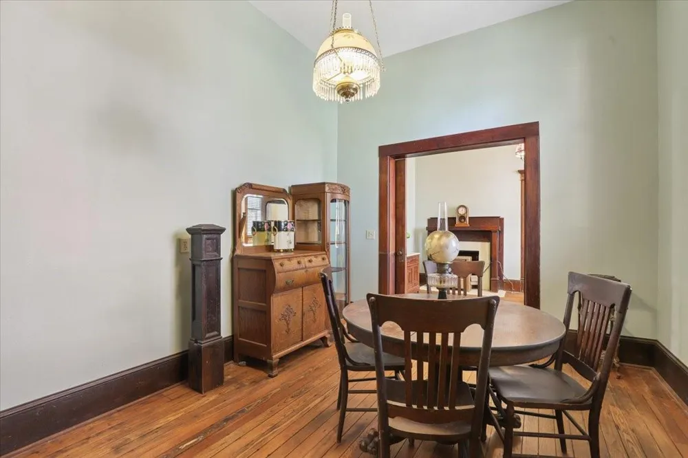 504 S Main Street Lockhart, TX 78644