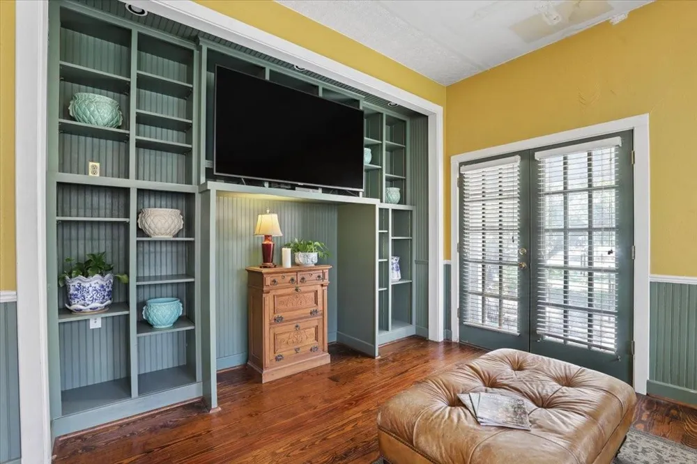 504 S Main Street Lockhart, TX 78644