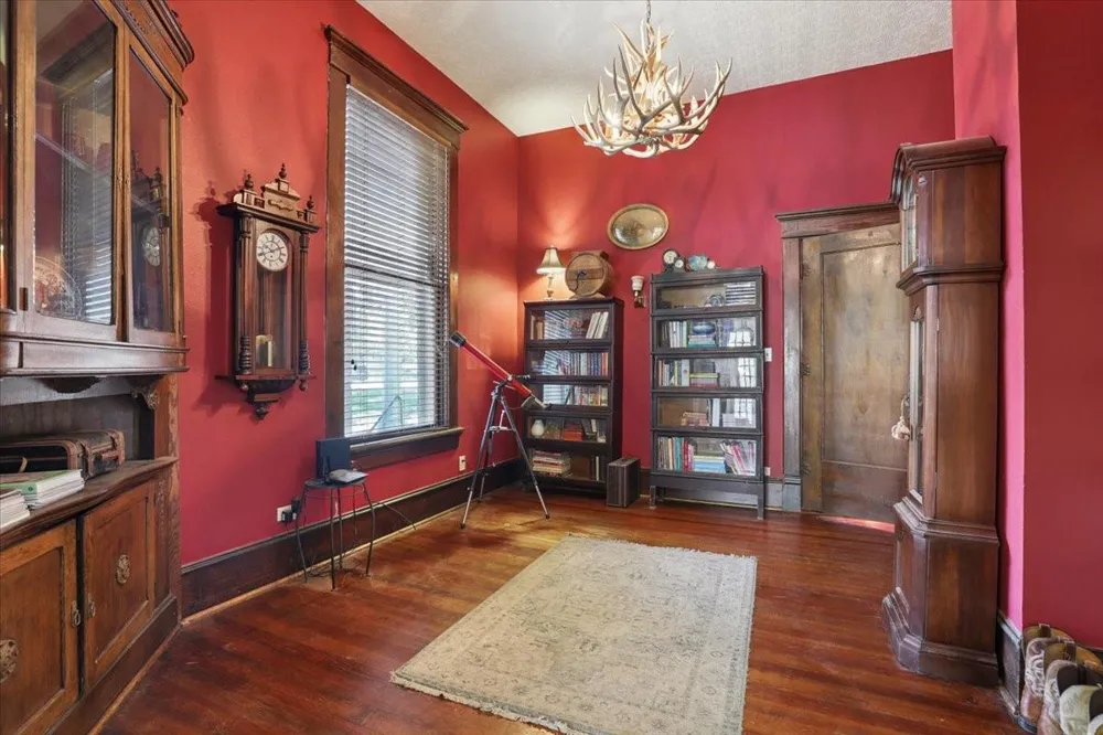 504 S Main Street Lockhart, TX 78644