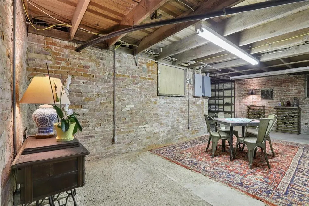 504 S Main Street Lockhart, TX 78644
