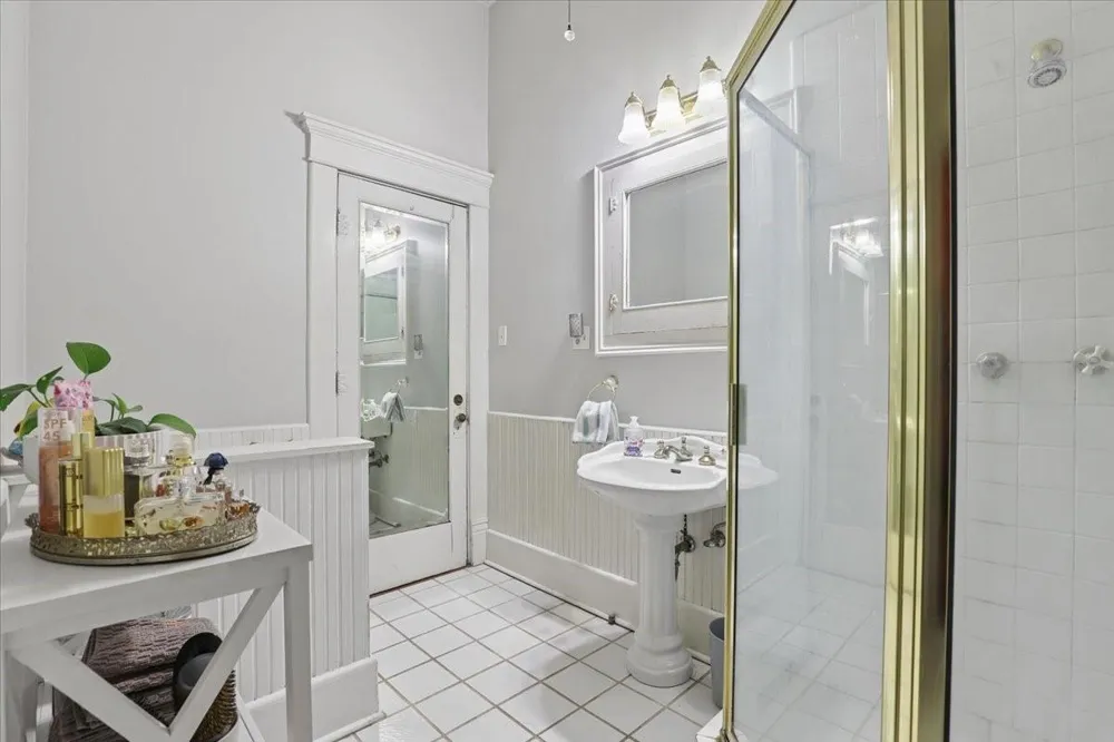 504 S Main Street Lockhart, TX 78644