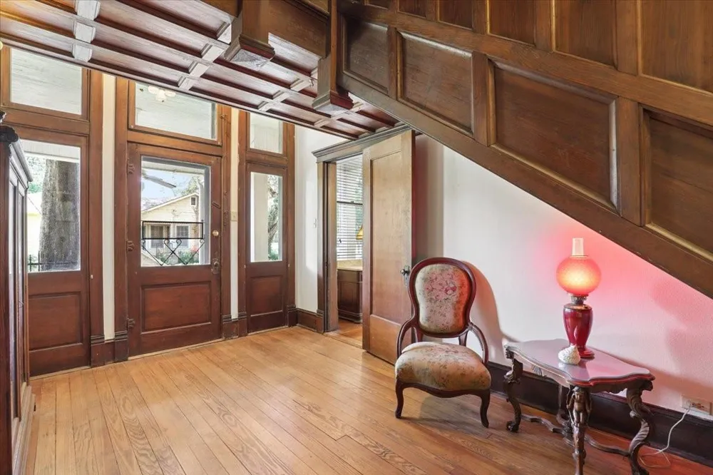 504 S Main Street Lockhart, TX 78644