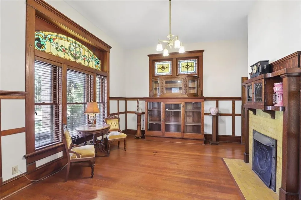 504 S Main Street Lockhart, TX 78644