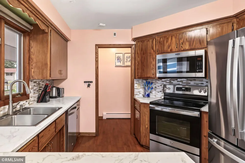 4738 Decatur Place New Hope, MN 55428
