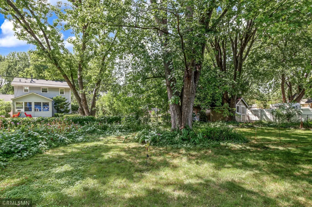 4738 Decatur Place New Hope, MN 55428