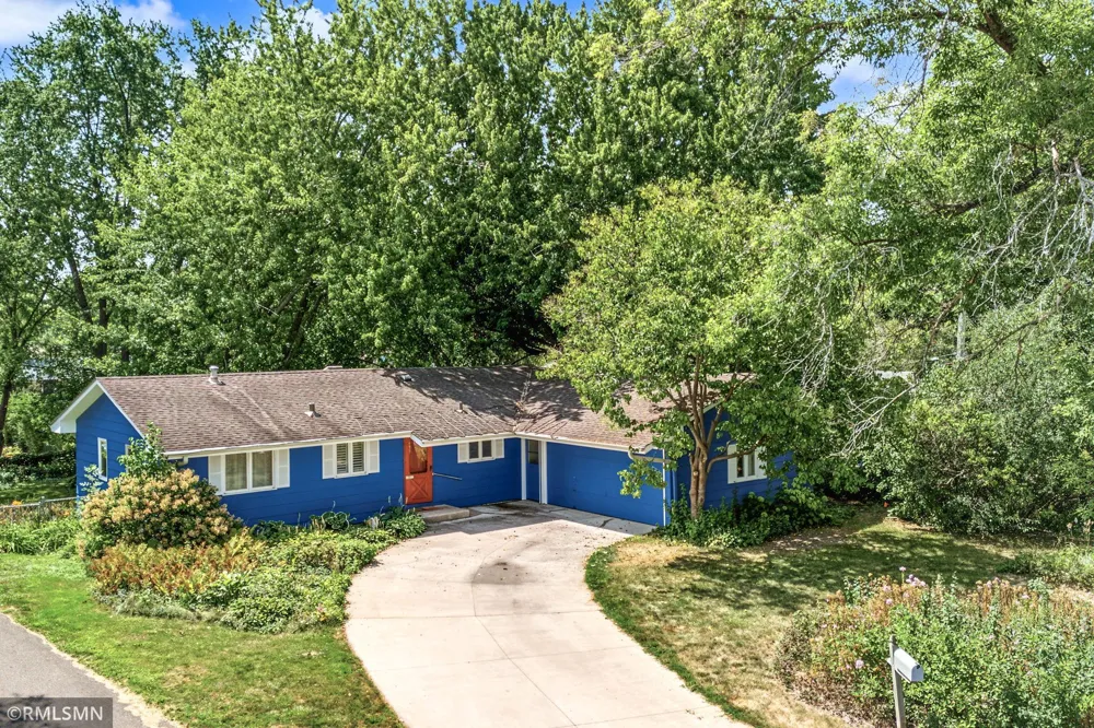 4738 Decatur Place New Hope, MN 55428