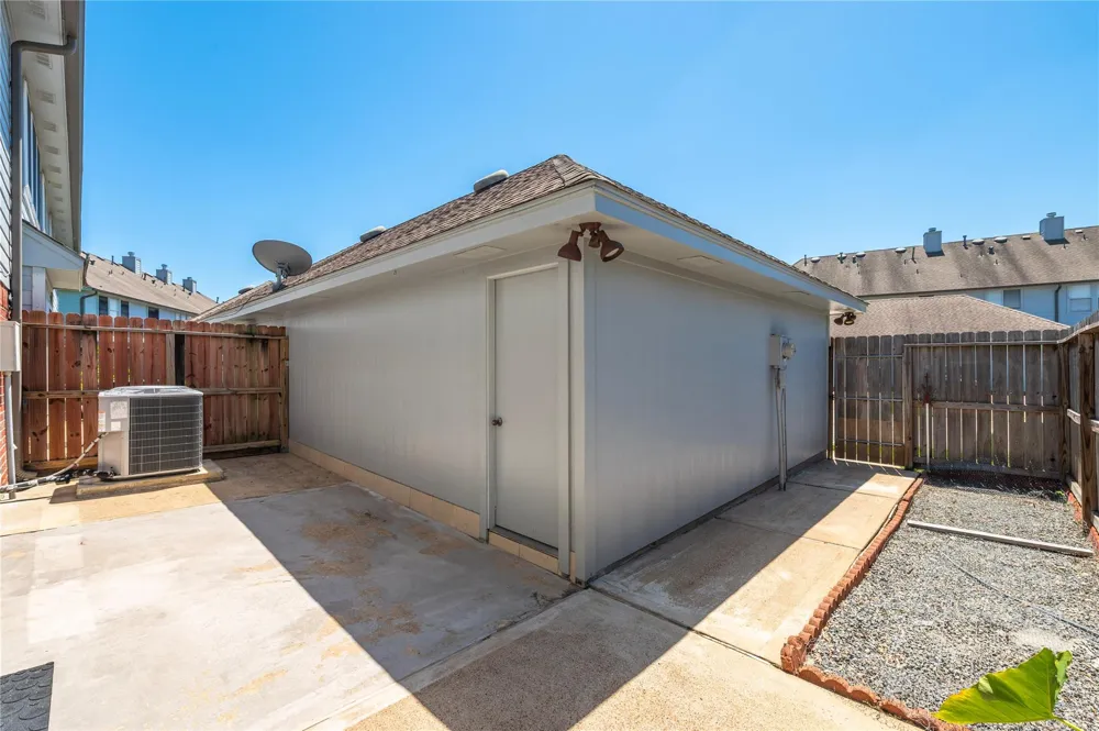 1287 El Camino Village Drive Webster, TX 77058