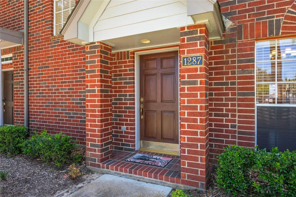 1287 El Camino Village Drive Webster, TX 77058