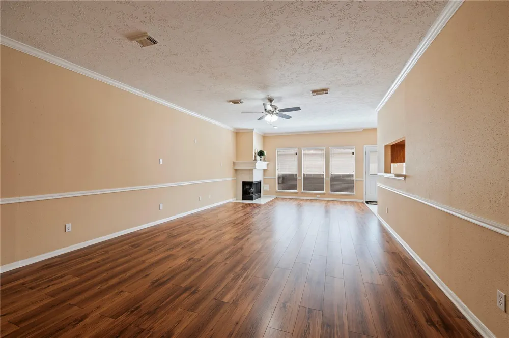 1287 El Camino Village Drive Webster, TX 77058