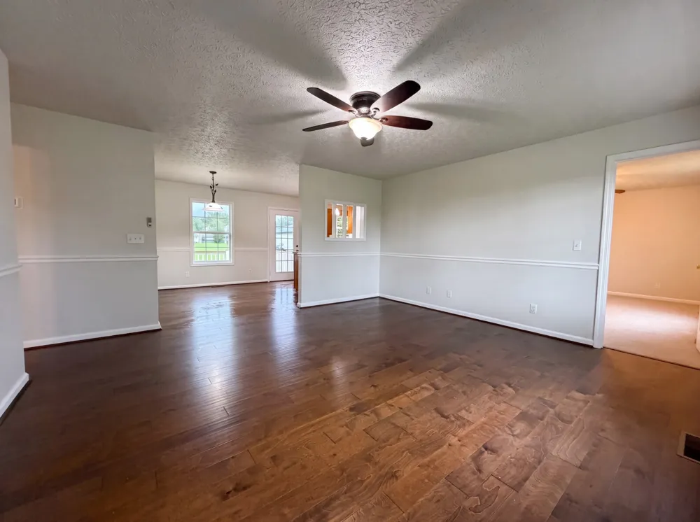 610 W Harper Rd Portland, TN 37148