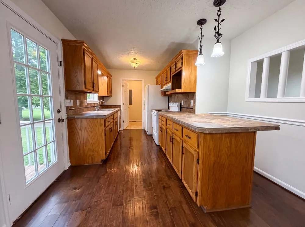 610 W Harper Rd Portland, TN 37148