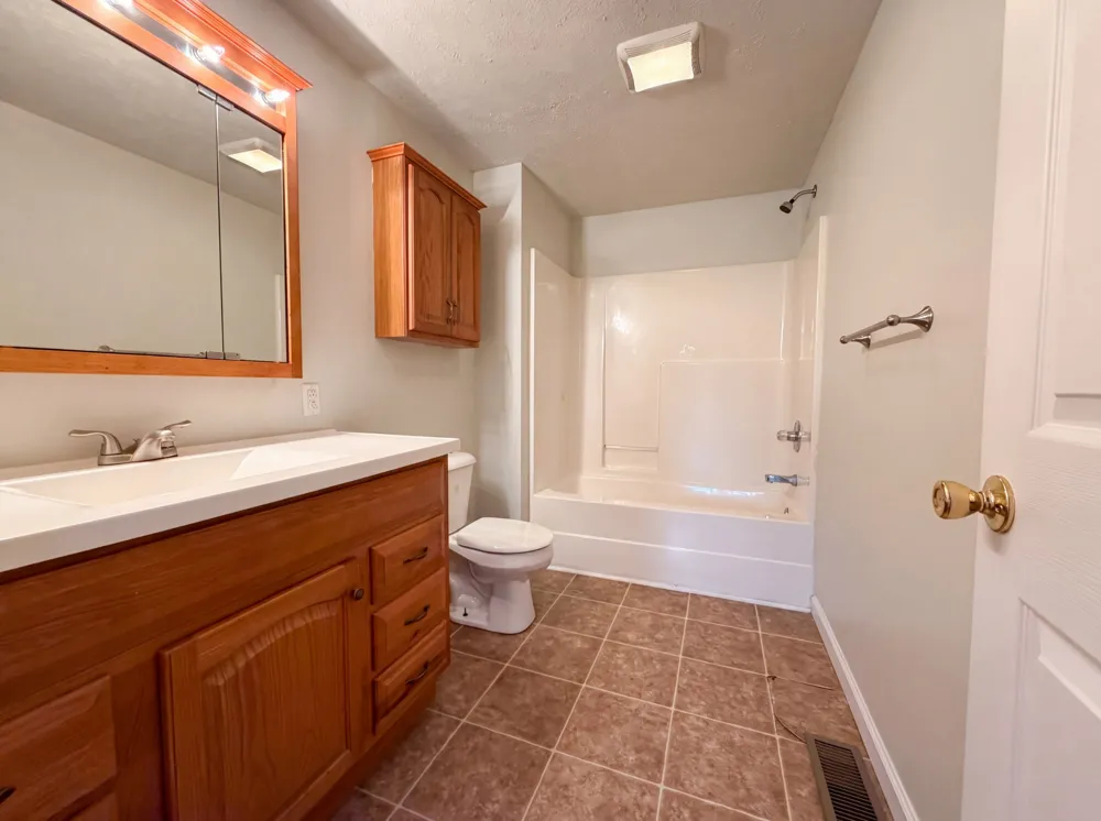 610 W Harper Rd Portland, TN 37148