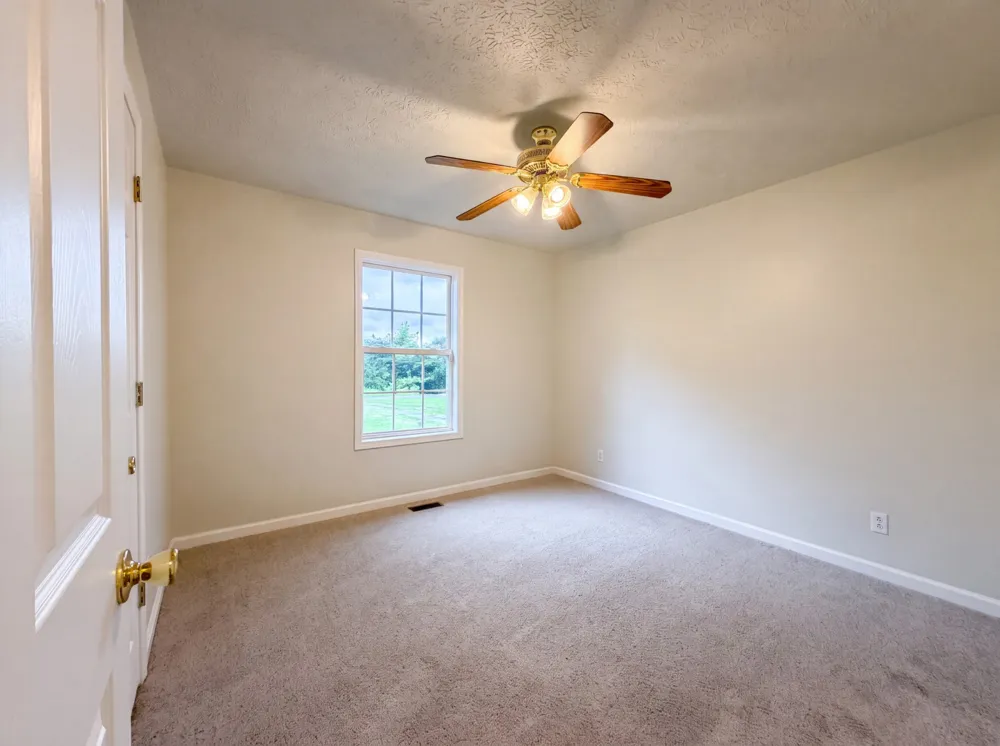610 W Harper Rd Portland, TN 37148