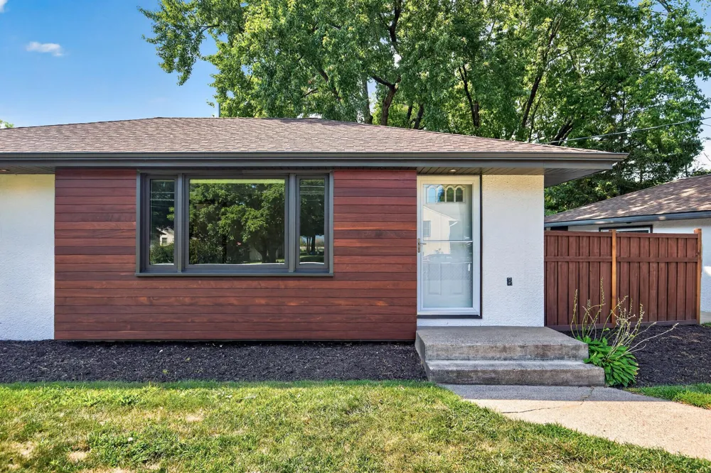 2019 Bromley Street South Saint Paul, MN 55075
