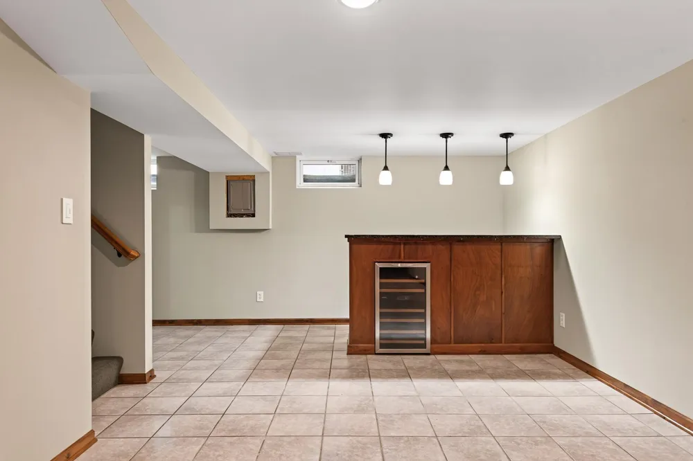 2019 Bromley Street South Saint Paul, MN 55075
