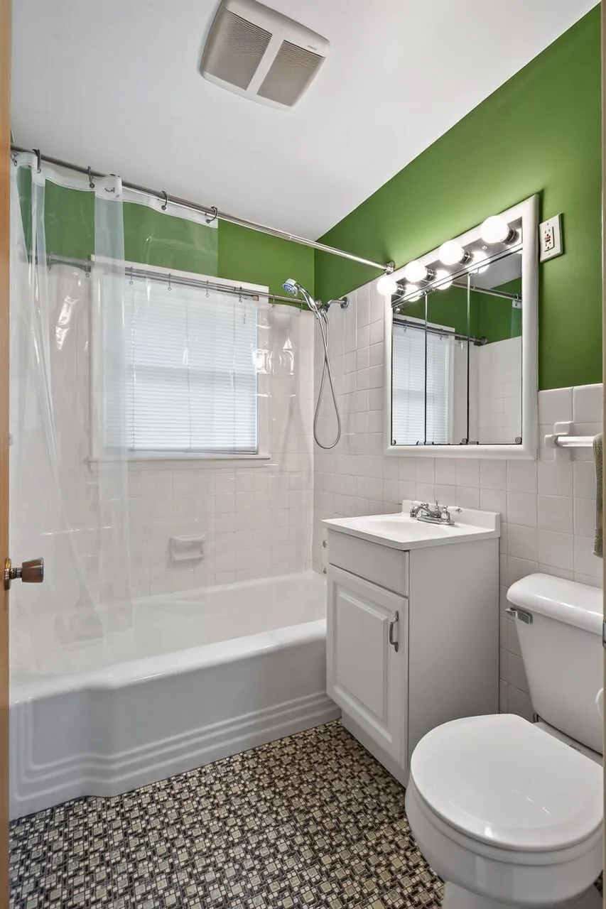 2019 Bromley Street South Saint Paul, MN 55075