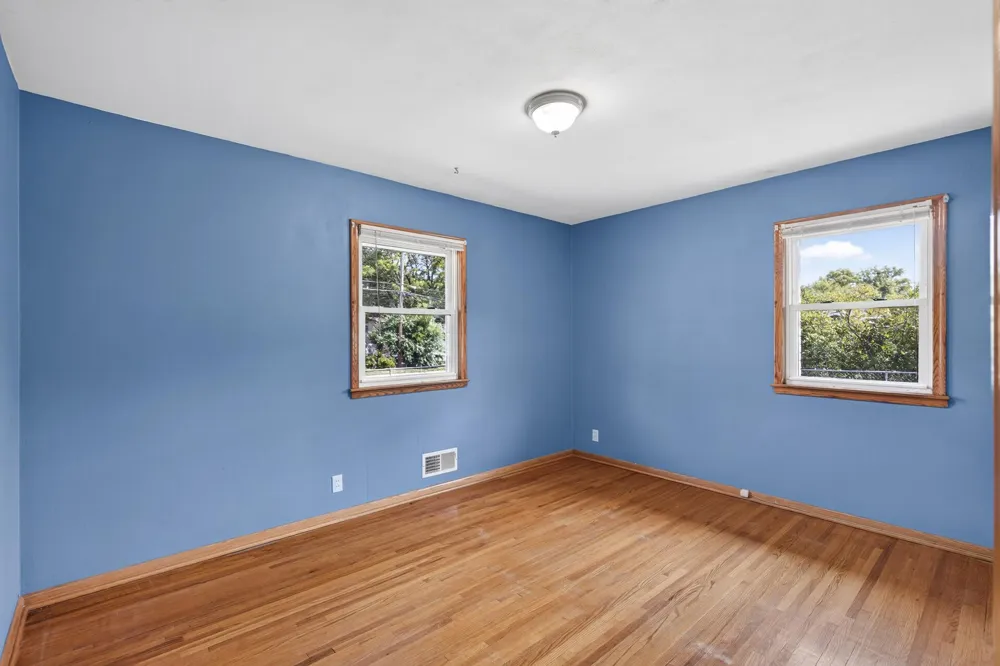 2019 Bromley Street South Saint Paul, MN 55075