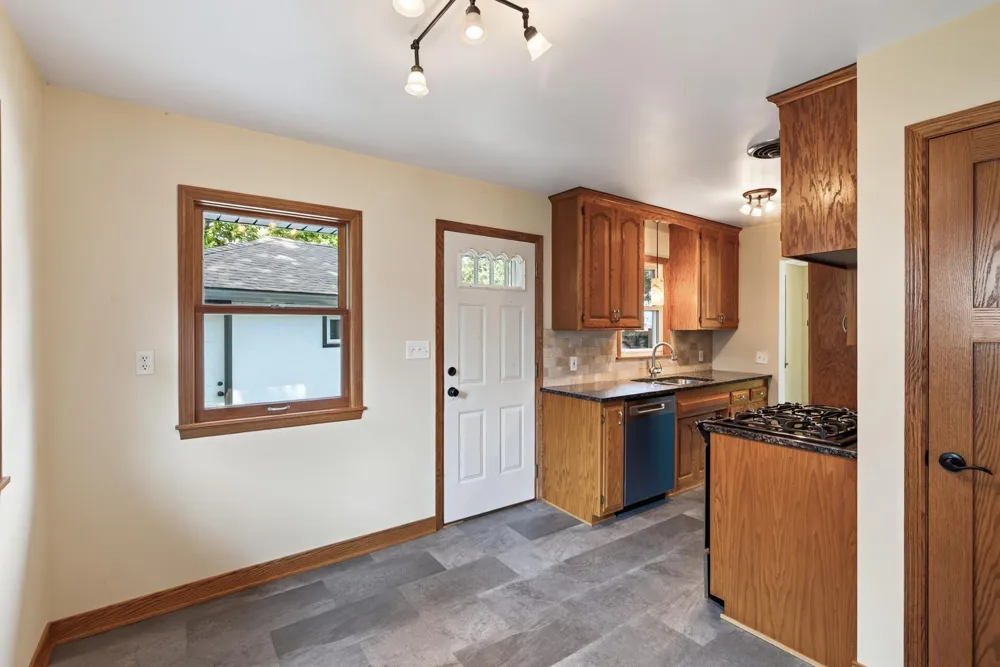 2019 Bromley Street South Saint Paul, MN 55075