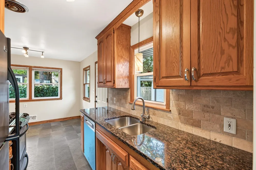 2019 Bromley Street South Saint Paul, MN 55075