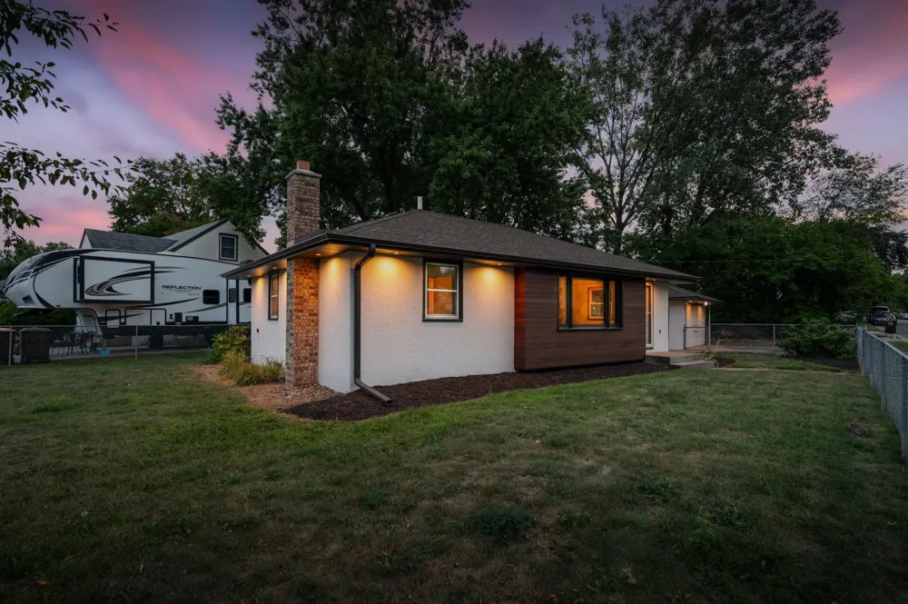2019 Bromley Street South Saint Paul, MN 55075