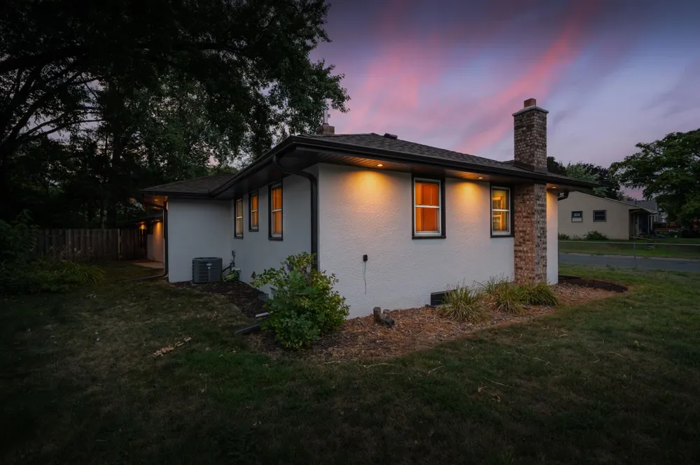2019 Bromley Street South Saint Paul, MN 55075