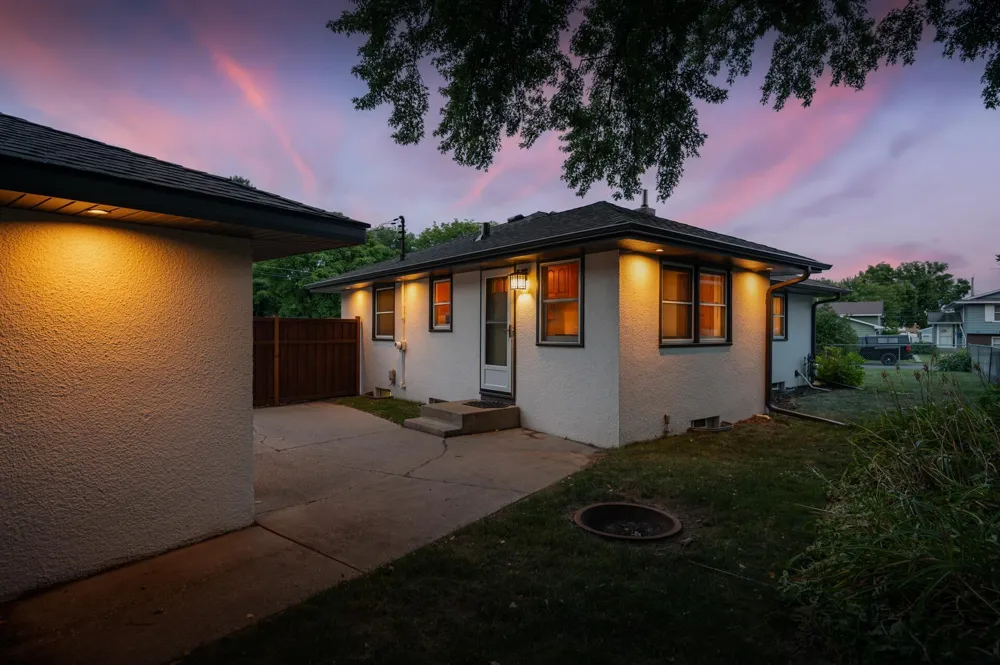 2019 Bromley Street South Saint Paul, MN 55075